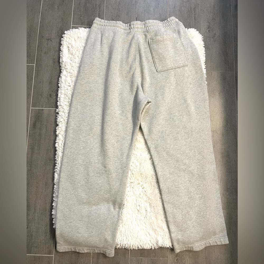 Hollister Light Gray Joggers - Picture 4 of 10
